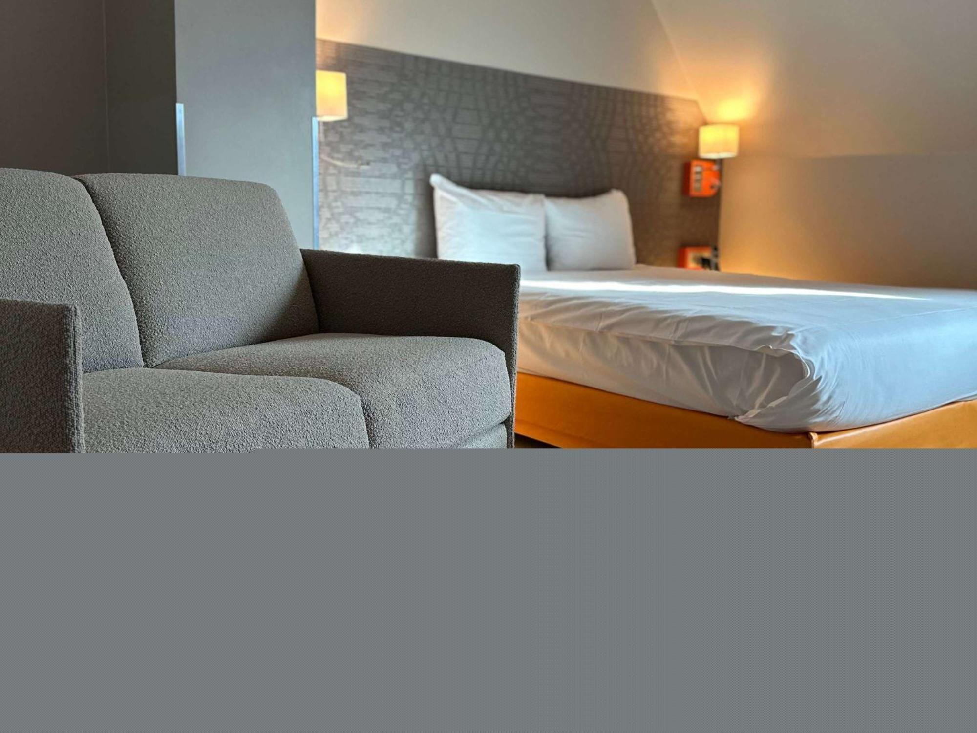 Ibis Styles Tours Centre Hotel Exterior foto