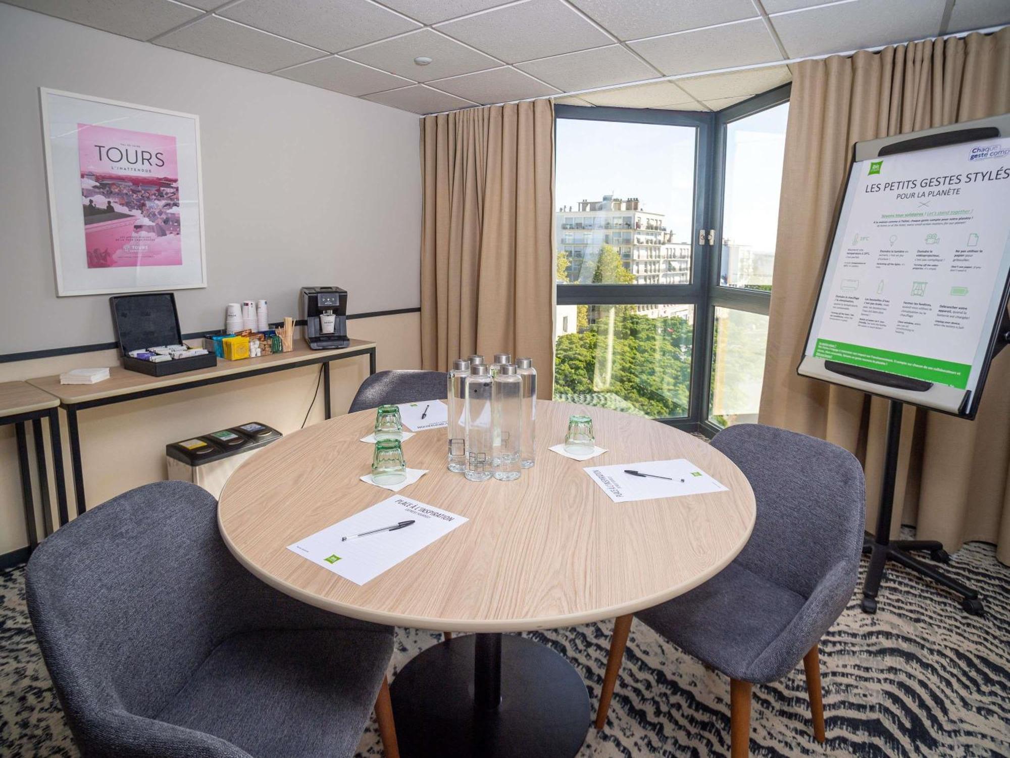 Ibis Styles Tours Centre Hotel Exterior foto